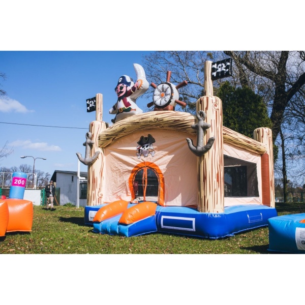 Inflatable castle pirate - bouncer