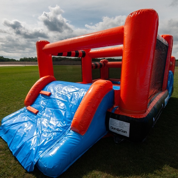 Inflatable Gangaru - inflatable castle with a dry ball pit