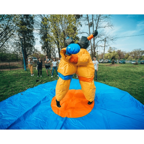 SUMO suits for adults with mat