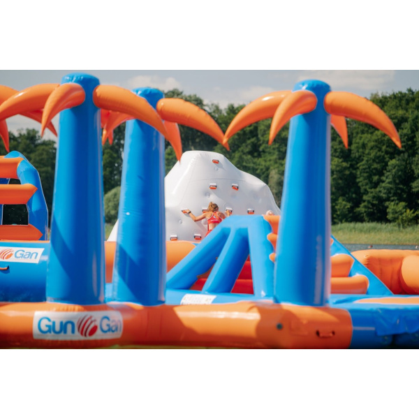 Path with palm trees - Inflatable water parks  - 3