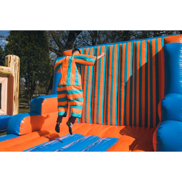 Inflatable Velcro wall  - 5